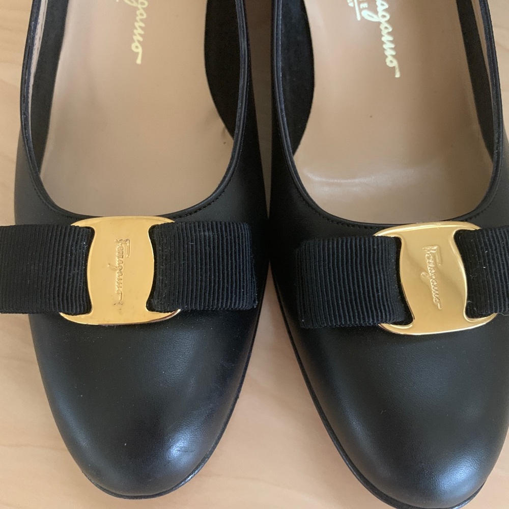 Ferragamo Classic Bow Pump Lillaz - Picture 2 of 8